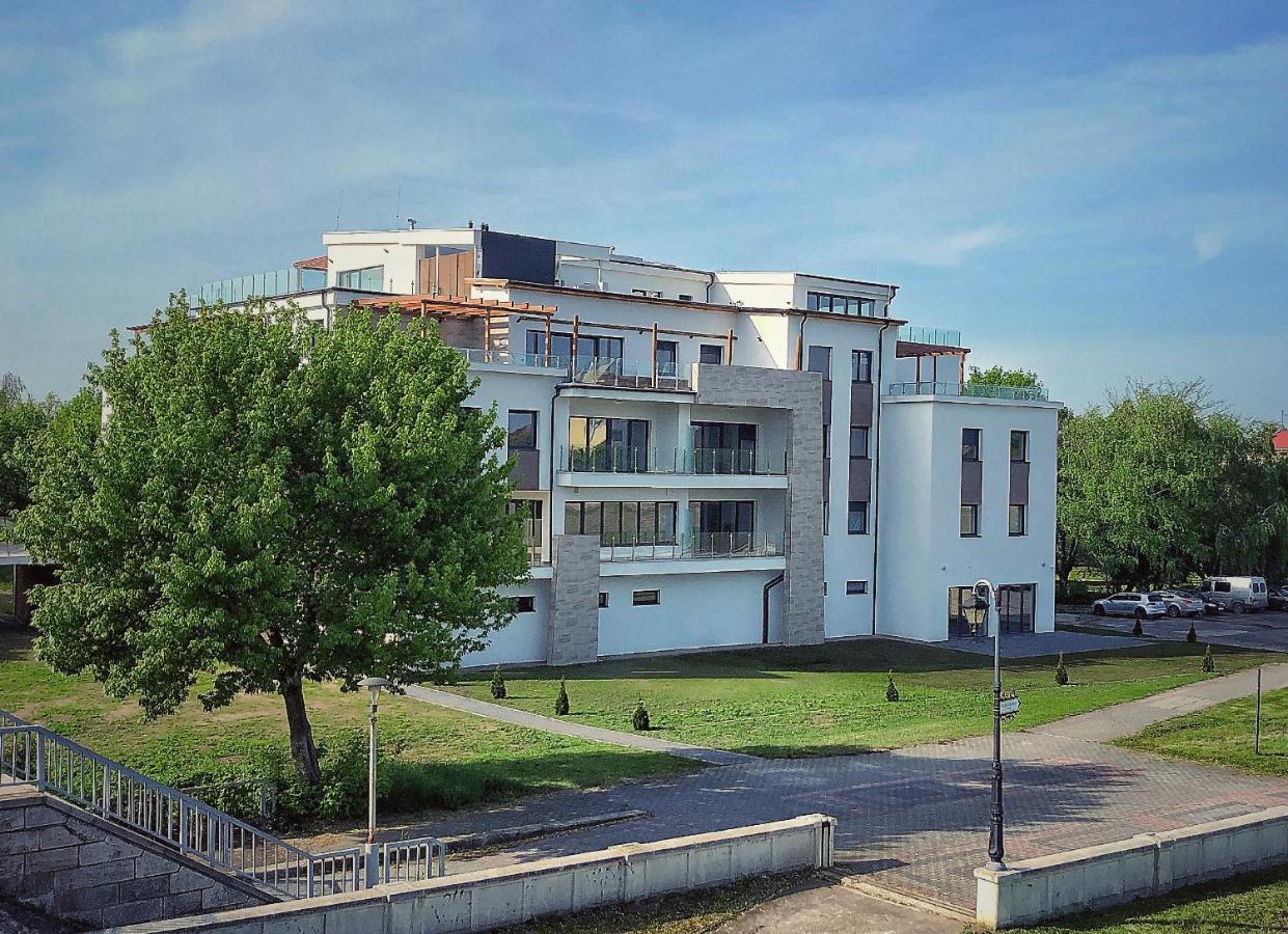 Moment Apartments Solnok Dış mekan fotoğraf