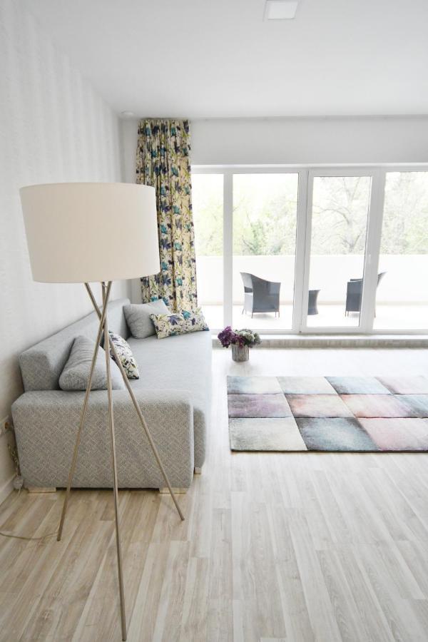 Moment Apartments Solnok Dış mekan fotoğraf